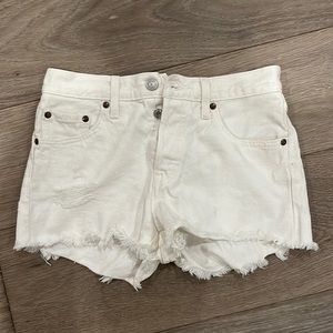 Woman’s White Levi shorts, size 24